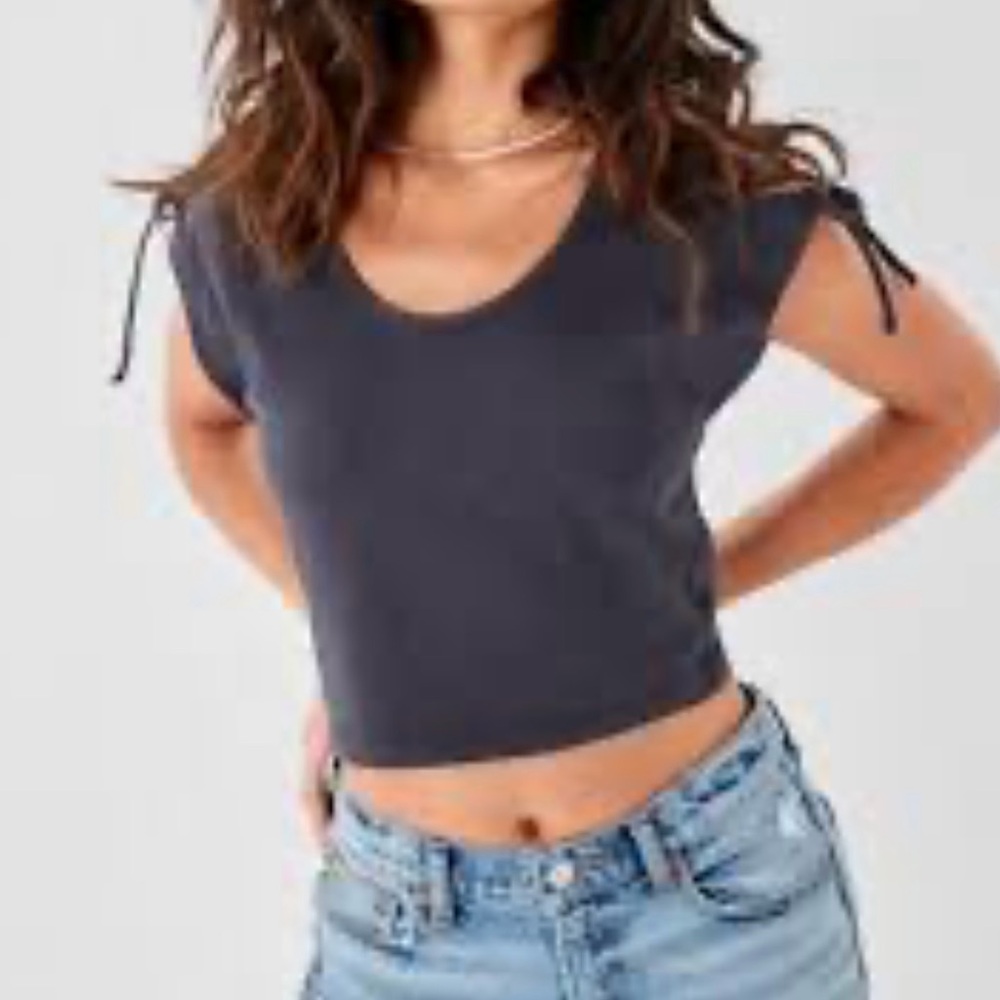 NWOT American Eagle Outfitters Cinch Shoulder Tee